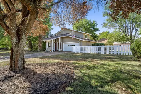 1380 Oxford Pl, Fayetteville, AR 72703