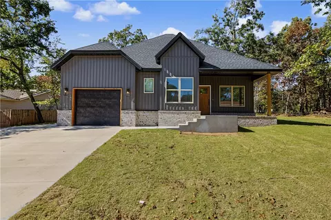 2 Whalsay Ln, Bella Vista, AR 72715