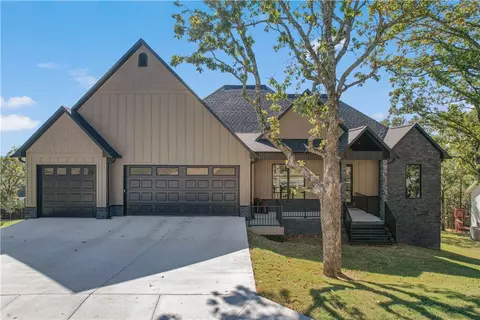 677 N Cliffside Dr, Fayetteville, AR 72701