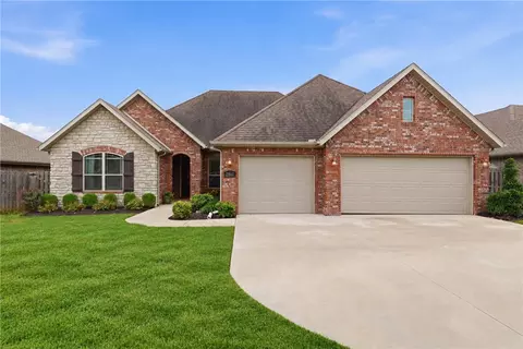 2861 W Featherock Way, Fayetteville, AR 72704