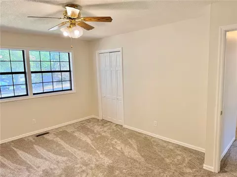Bedroom - 104 Glenview St, Harrison, AR 72601 photo 6 of 7