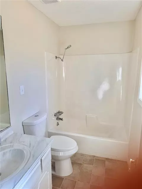 Bath - 104 Glenview St, Harrison, AR 72601 photo 2 of 4