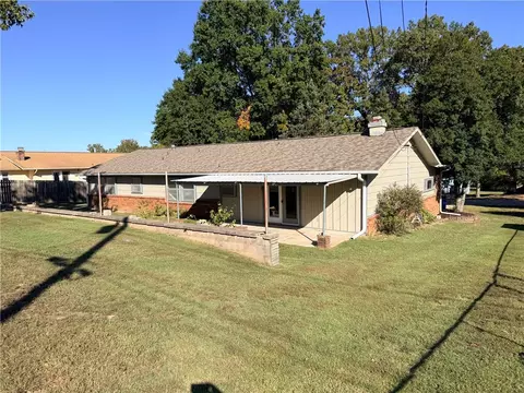 Exterior - 104 Glenview St, Harrison, AR 72601 photo 6 of 9