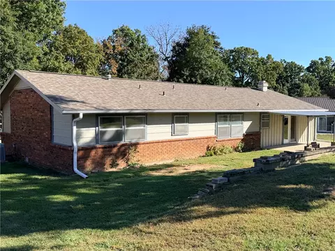 Exterior - 104 Glenview St, Harrison, AR 72601 photo 4 of 9