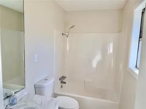 Bath - 104 Glenview St, Harrison, AR 72601 photo 1 of 4