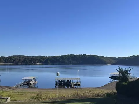 8076 N Lakeshore Dr, Rogers, AR 72756