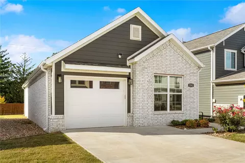 2202 SW Poppy St, Bentonville, AR 72713