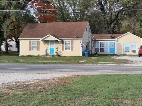 955 N And 981 N Curtis Ave, Pea Ridge, AR 72751