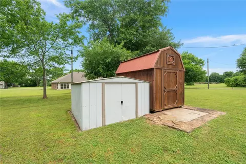 722 Jefferson Ave, Midland, AR 72945 photo 5