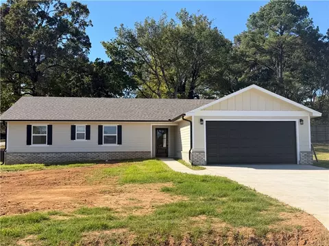 910 Vine, Clarksville, AR 72830
