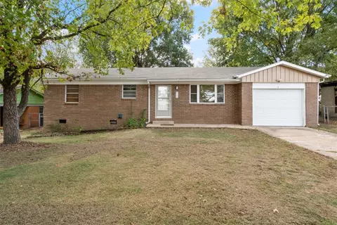 407 W Wren Cir, Fayetteville, AR 72704