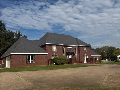 2240 W Main, Clarksville, AR 72830