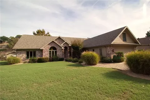 8 Coldstream Cir, Bella Vista, AR 72715