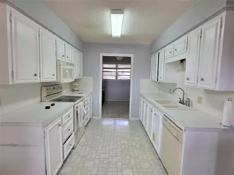 108 Nancy St, Harrison, AR 72601 photo 3