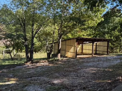 Exterior - 290 County Road 971, Compton, AR 72624 photo 5 of 6