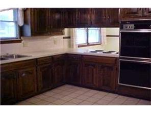 215 Suttle Dr, Springdale, AR 72764 photo 2