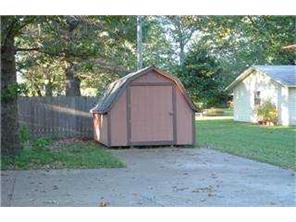 202 E Crawford St, Gentry, AR 72734 photo 4