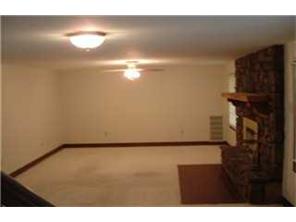 202 E Crawford St, Gentry, AR 72734 photo 3
