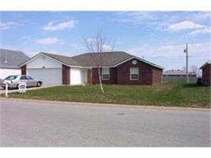 402 Township St, Centerton, AR 72719 photo 2