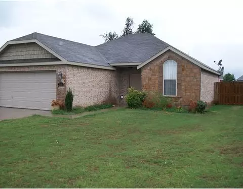 2142 Linden Cir, Springdale, AR 72764 photo 3