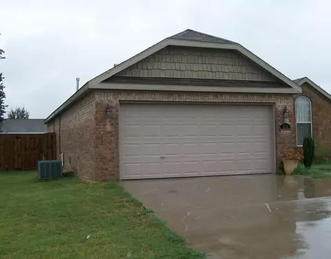 2142 Linden Cir, Springdale, AR 72764 photo 2