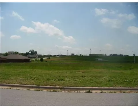 504 Eagle Dr, Gravette, AR 72736 photo 1