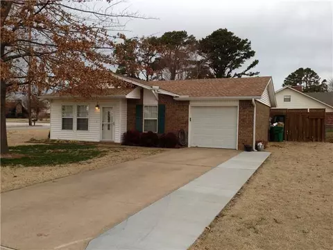 100 Wright Ave, Springdale, AR 72764 photo 1