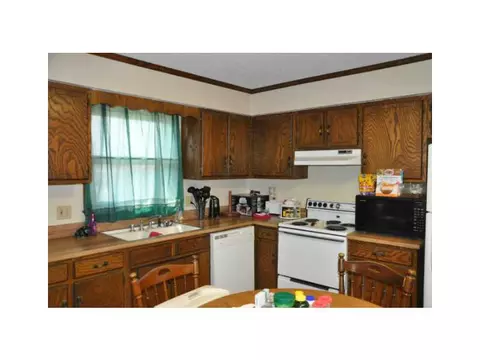 215 N Holmes St, Wheaton, MO 64874 photo 4