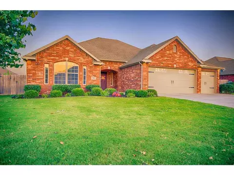 960 Walker St, Centerton, AR 72719 photo 1