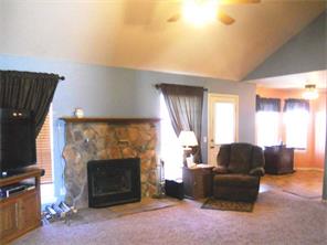 106 Elm St, Centerton, AR 72719 photo 2
