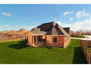 911 Walker St, Centerton, AR 72719 photo 4