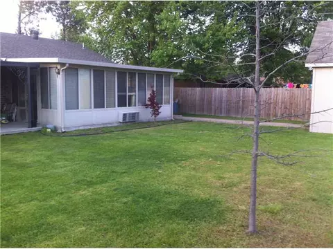 105 Wright Ave, Springdale, AR 72764 photo 4