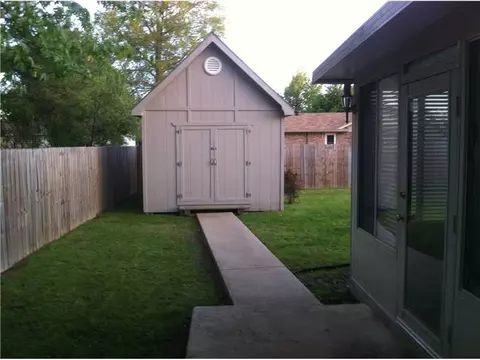 105 Wright Ave, Springdale, AR 72764 photo 8