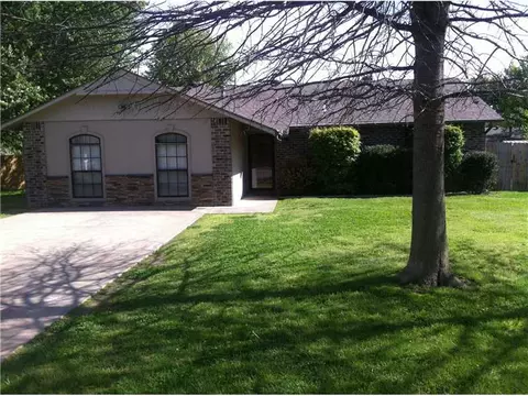 105 Wright Ave, Springdale, AR 72764 photo 1
