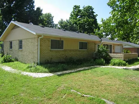 806 Sherman St, Springdale, AR 72764 photo 3