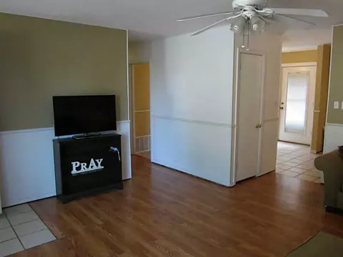806 Sherman St, Springdale, AR 72764 photo 4