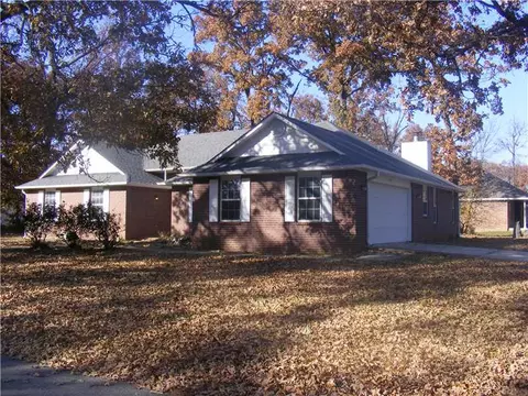 807 Comanche Dr, Gentry, AR 72734 photo 3