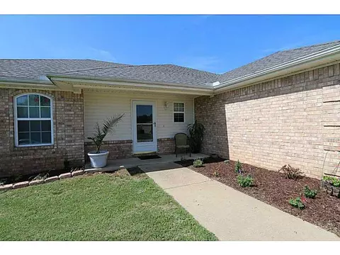 711 Tyler St, Centerton, AR 72719 photo 2
