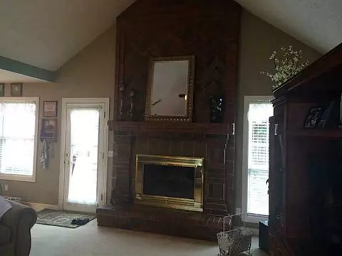 116 Center Dr, Lowell, AR 72745 photo 5