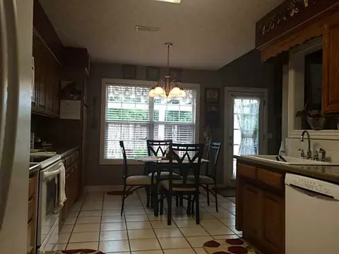 116 Center Dr, Lowell, AR 72745 photo 9