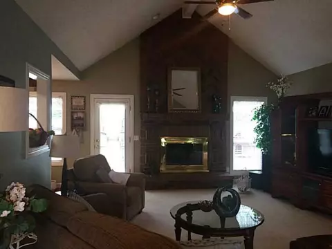 116 Center Dr, Lowell, AR 72745 photo 6