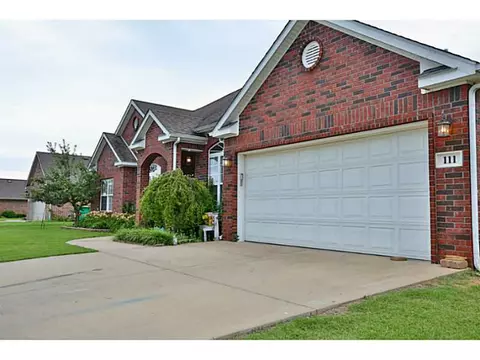 111 Hoss St, Centerton, AR 72719 photo 2