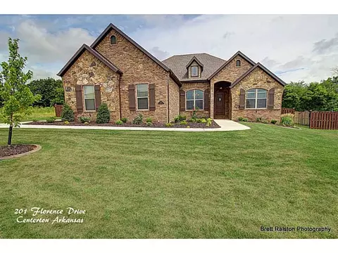 201 Florence Dr, Centerton, AR 72719 photo 1