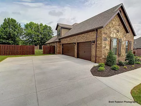 201 Florence Dr, Centerton, AR 72719 photo 3