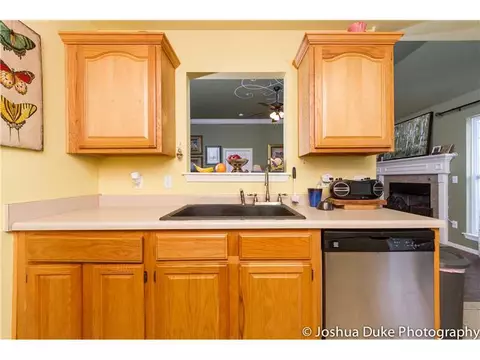 2211 Linden Cir, Springdale, AR 72764 photo 8
