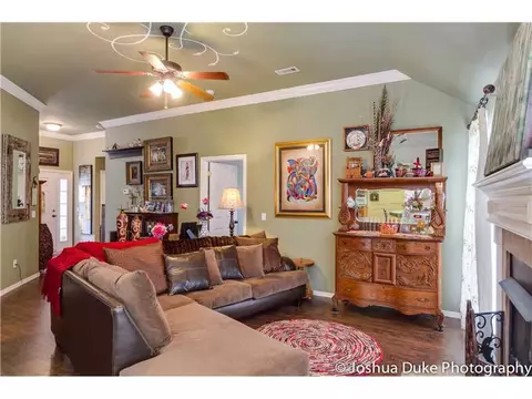 2211 Linden Cir, Springdale, AR 72764 photo 3