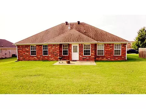 121 Beasley Dr, Centerton, AR 72719 photo 2