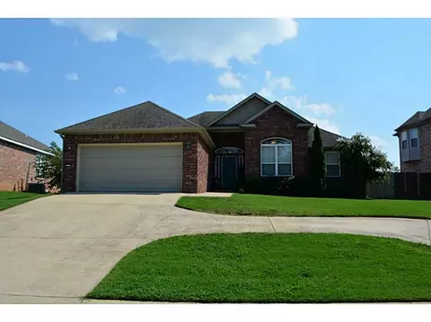 3035 Eaglecrest Cir, Springdale, AR 72762 photo 1