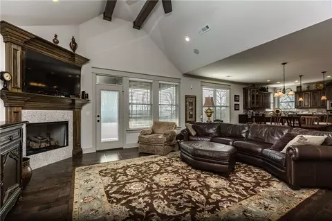 320 Sicily Dr, Centerton, AR 72719 photo 4