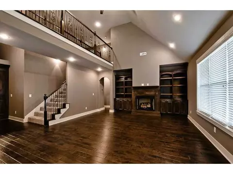 221 Florence Dr, Centerton, AR 72719 photo 3